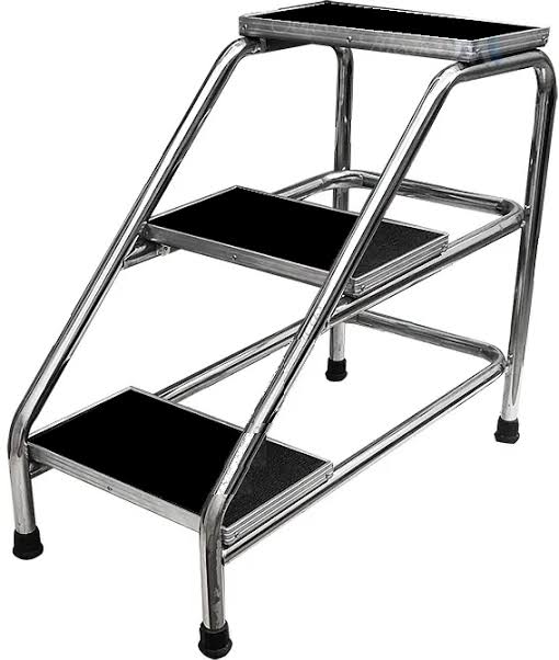 ESCALINATA METÁLICA DE 3 PELDAÑOS
